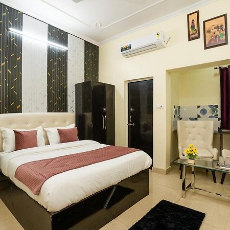 Ventex Inn Лакхнау Экстерьер фото