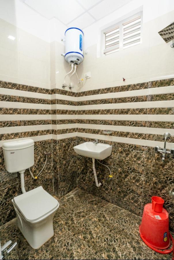 Ventex Inn Лакхнау Экстерьер фото
